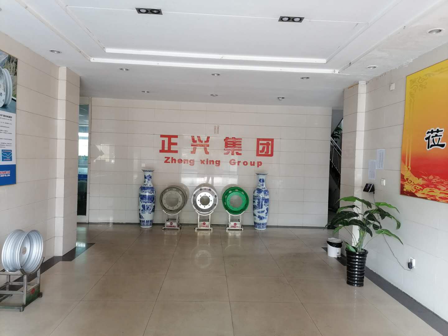 正興集團(tuán)四萬平鋼結(jié)構(gòu)廠房防水維修